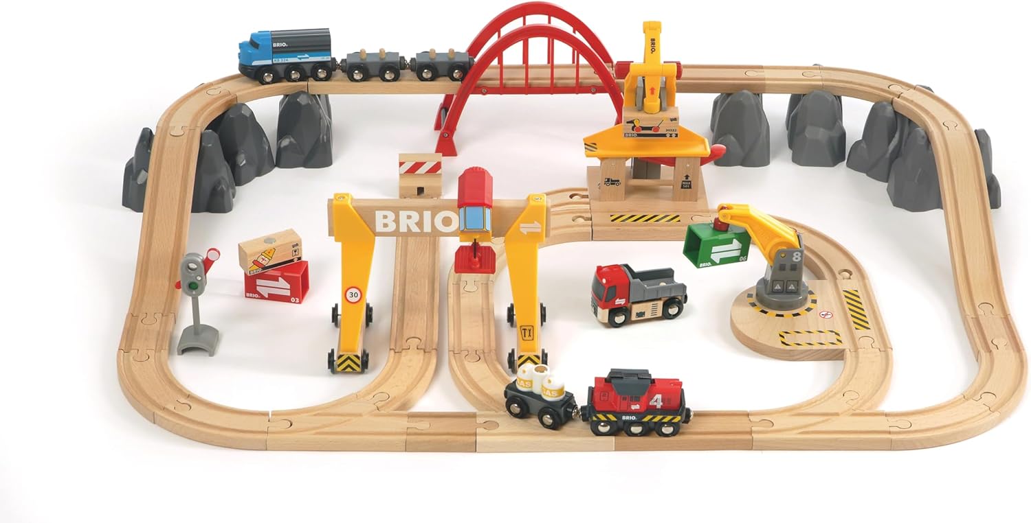 Brio Cargo Railway Deluxe Set with Storage Tote